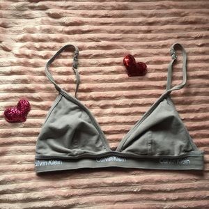 ✨Calvin Klein✨ Heritage Triangle Bralette